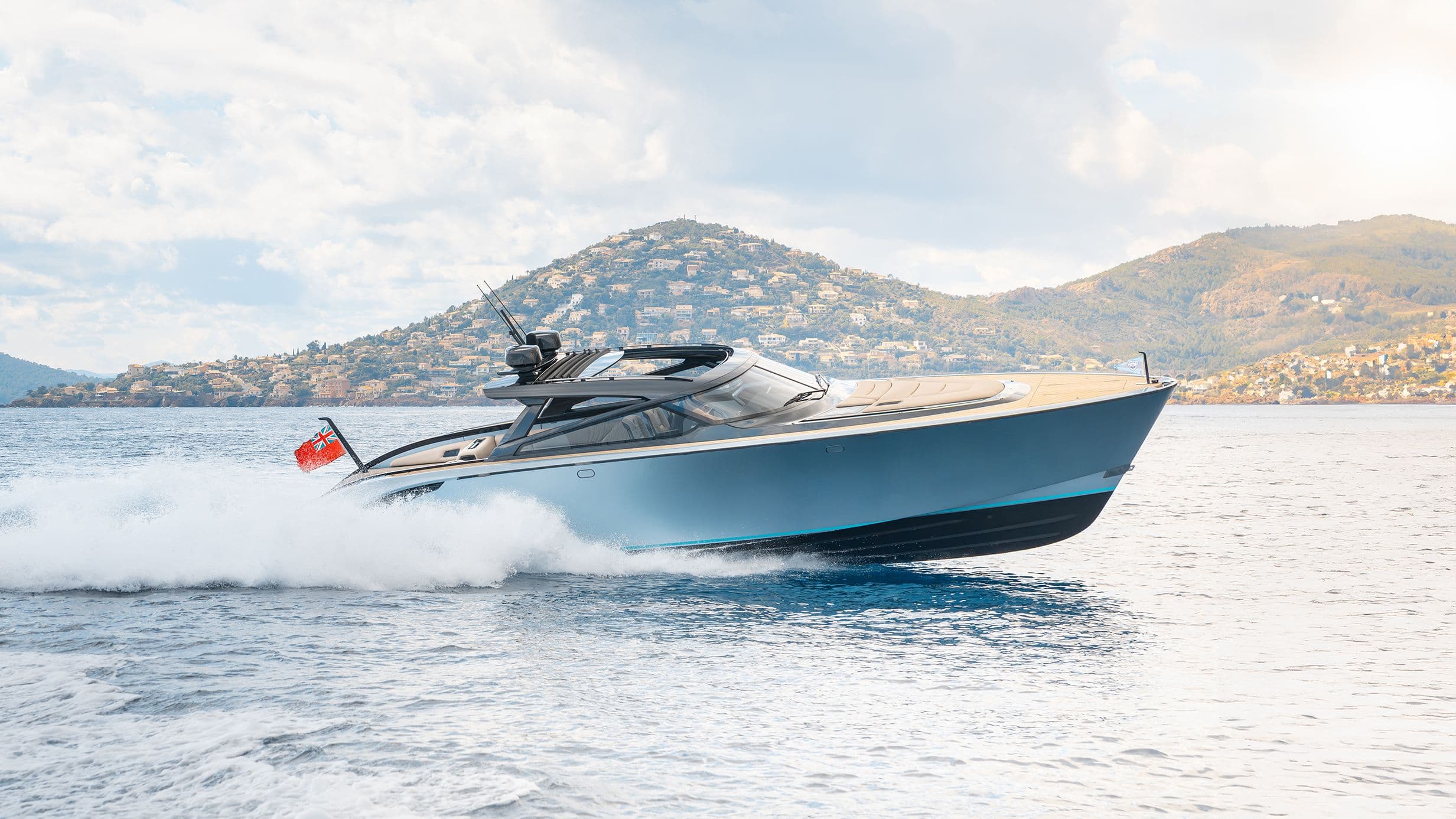 Wajer 44 HT Ella Bay hero shot France