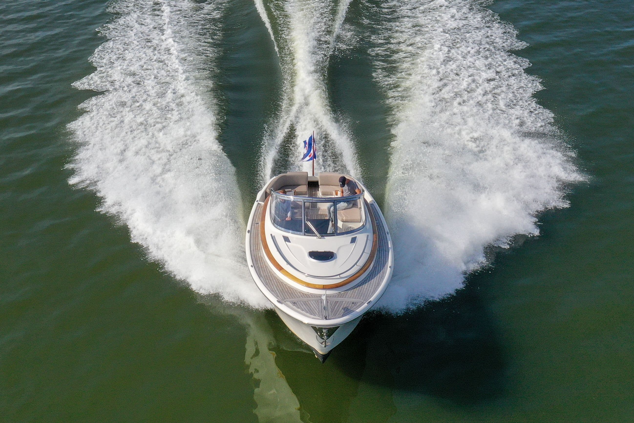 Wajer 34 heritage model white color green water