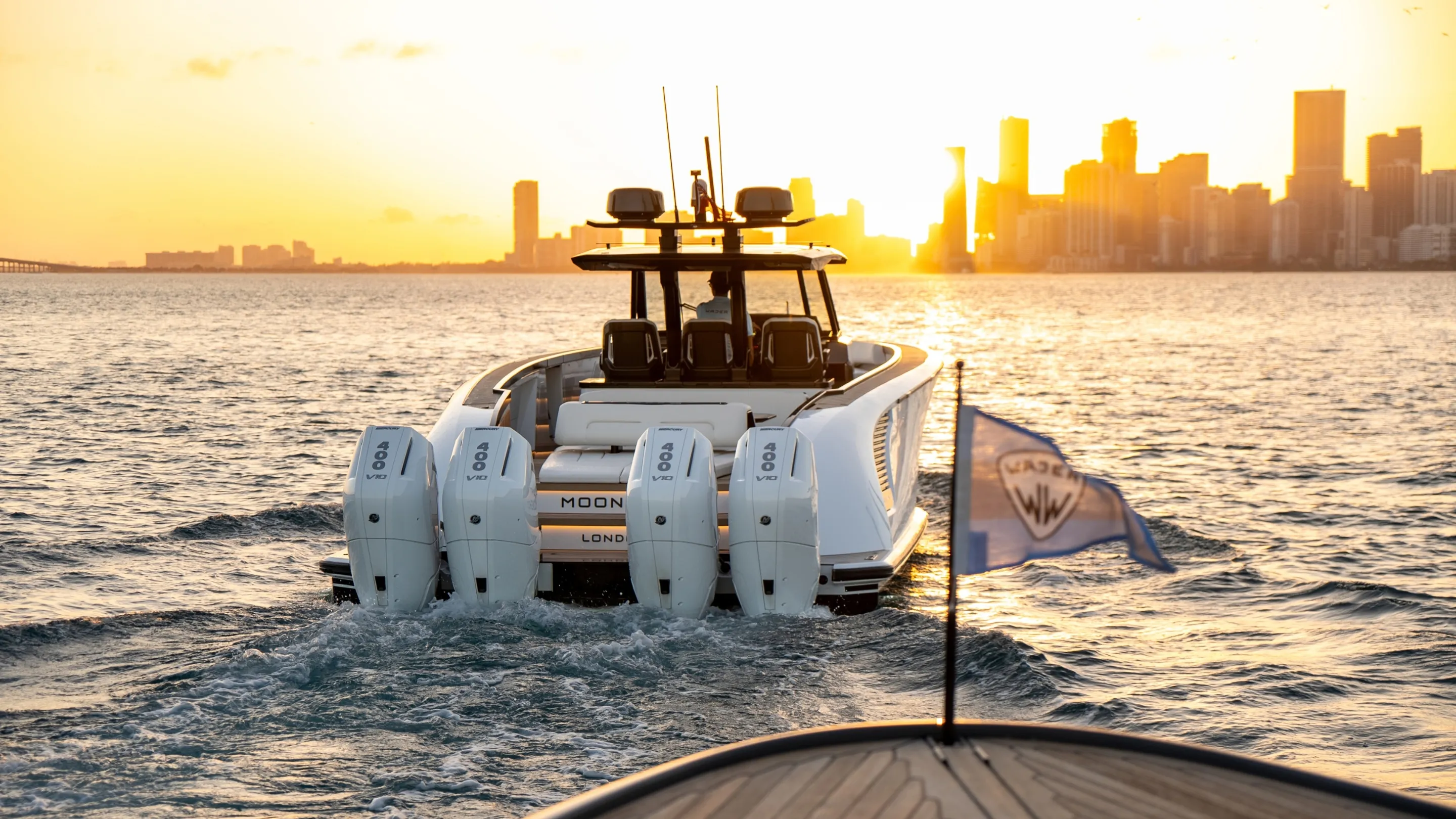 Wajer 44 S moonshot white sunset miami 16-9