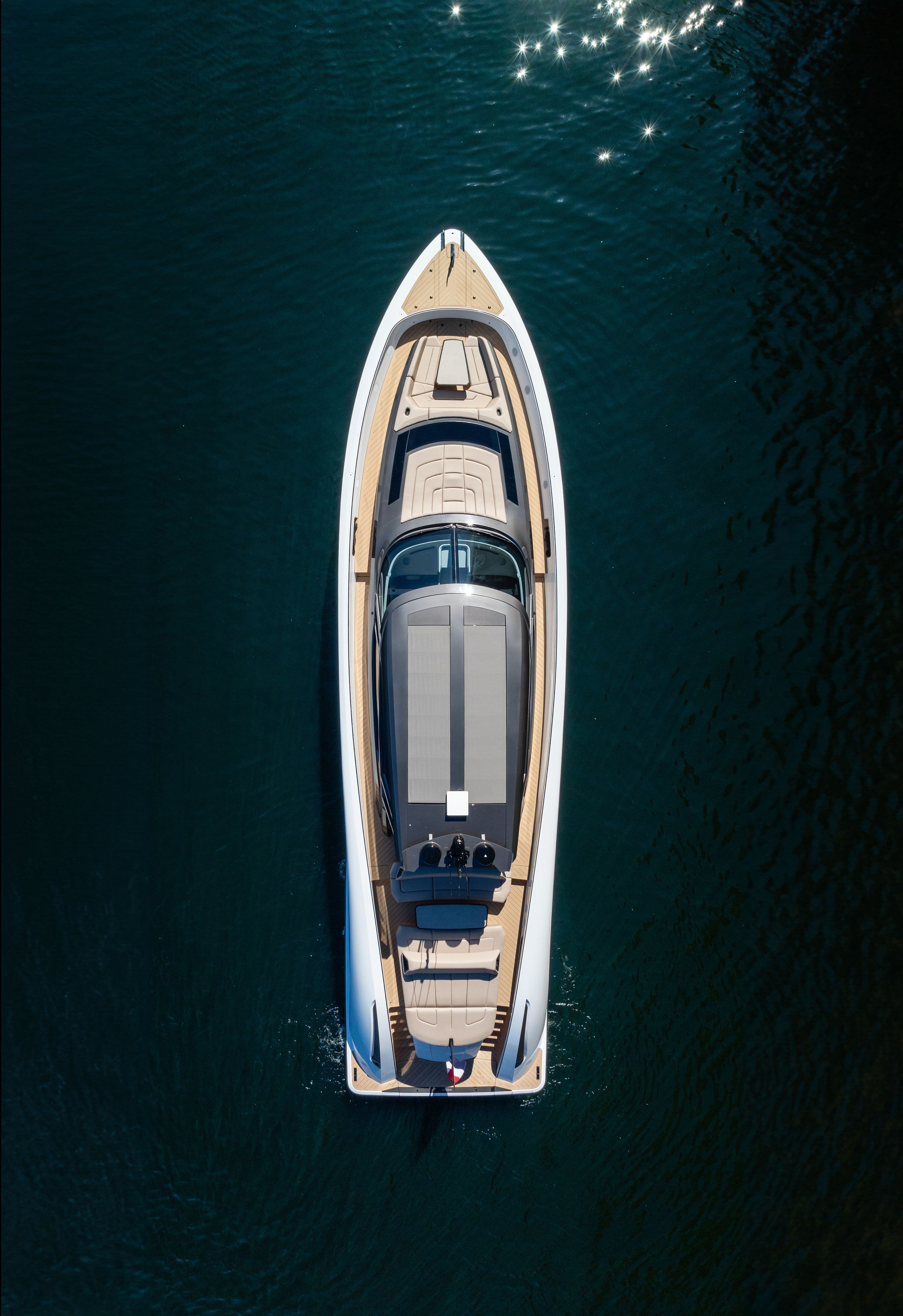 Wajer 77 Sea Dweller drone view topt vertical up