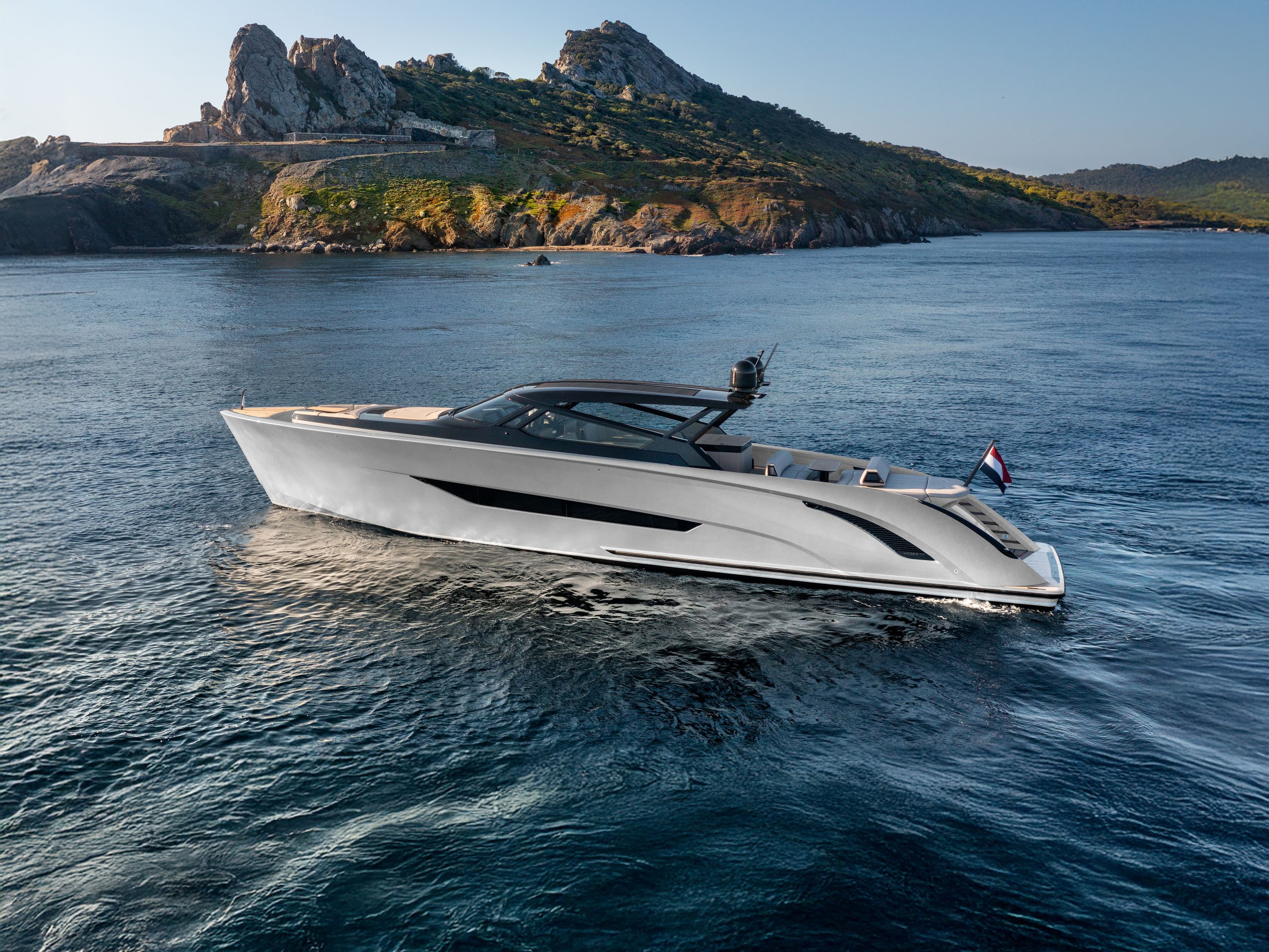 Wajer_77_colored_offwhite