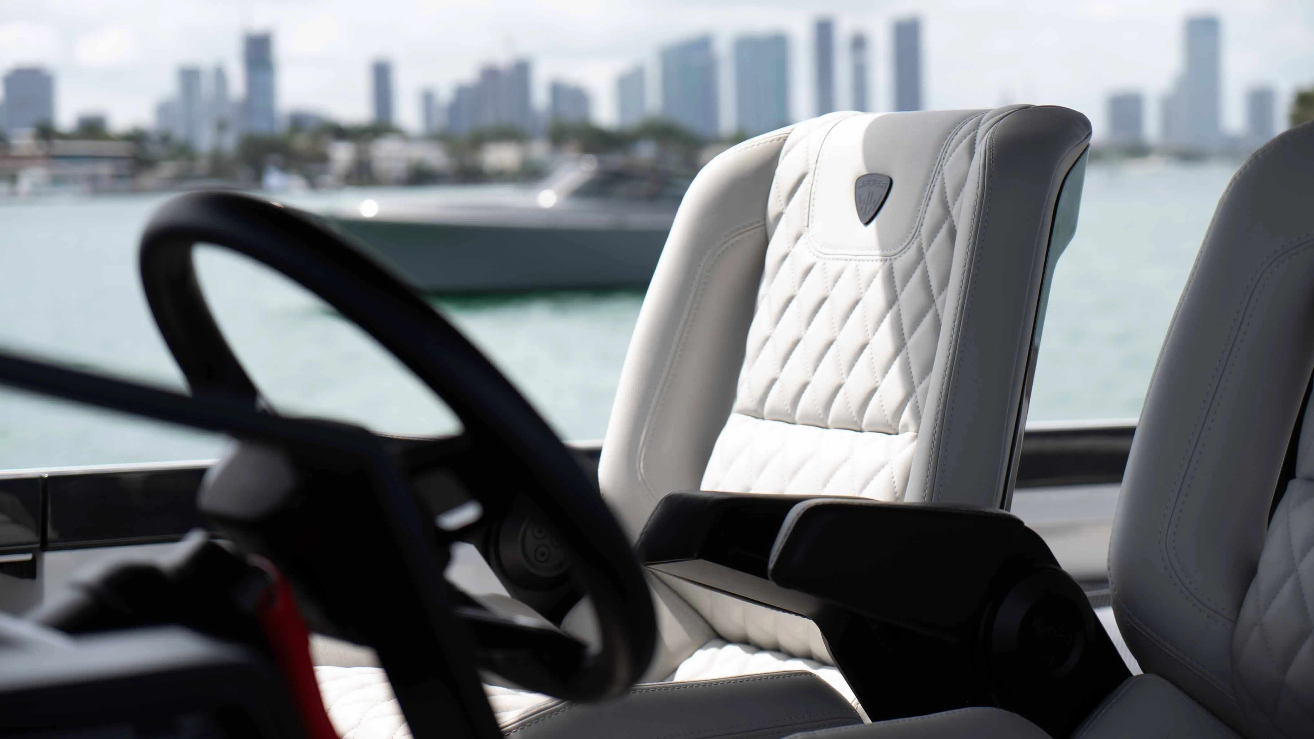 Wajer 44 S moonshot miami cockpit