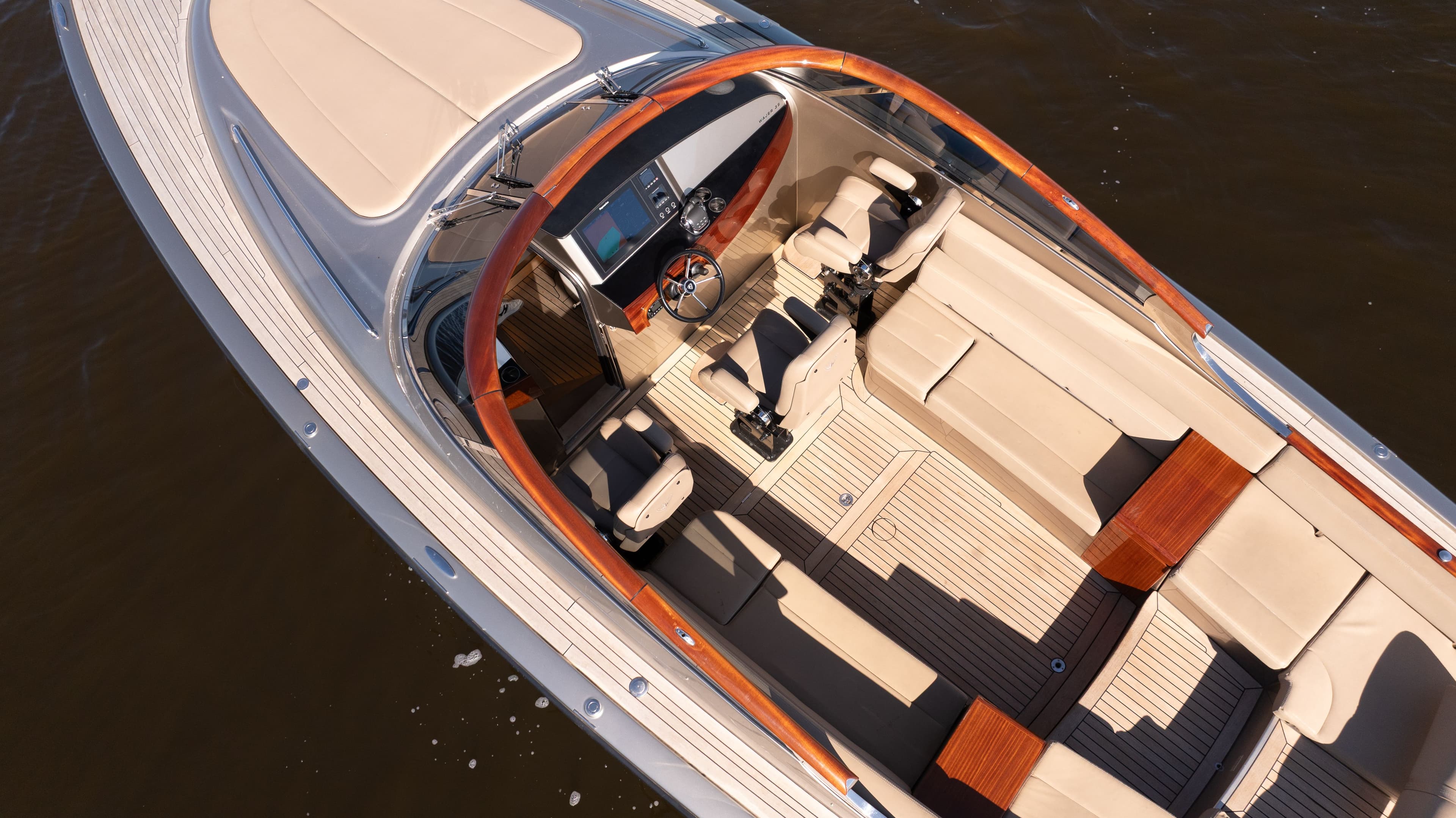 38051-lady-nyetimber-1