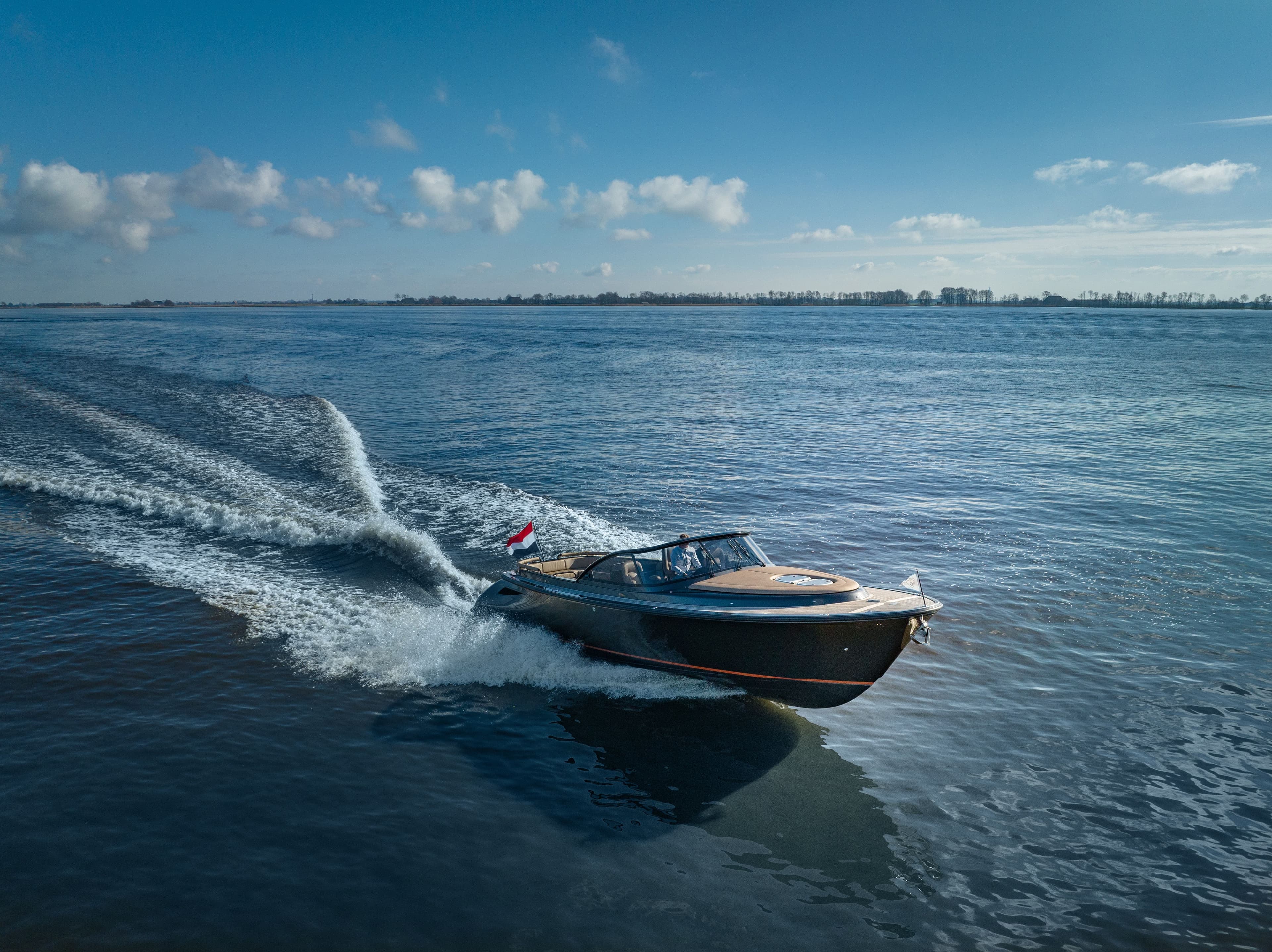 Wajer 37 heritage model Olivia drone sailing