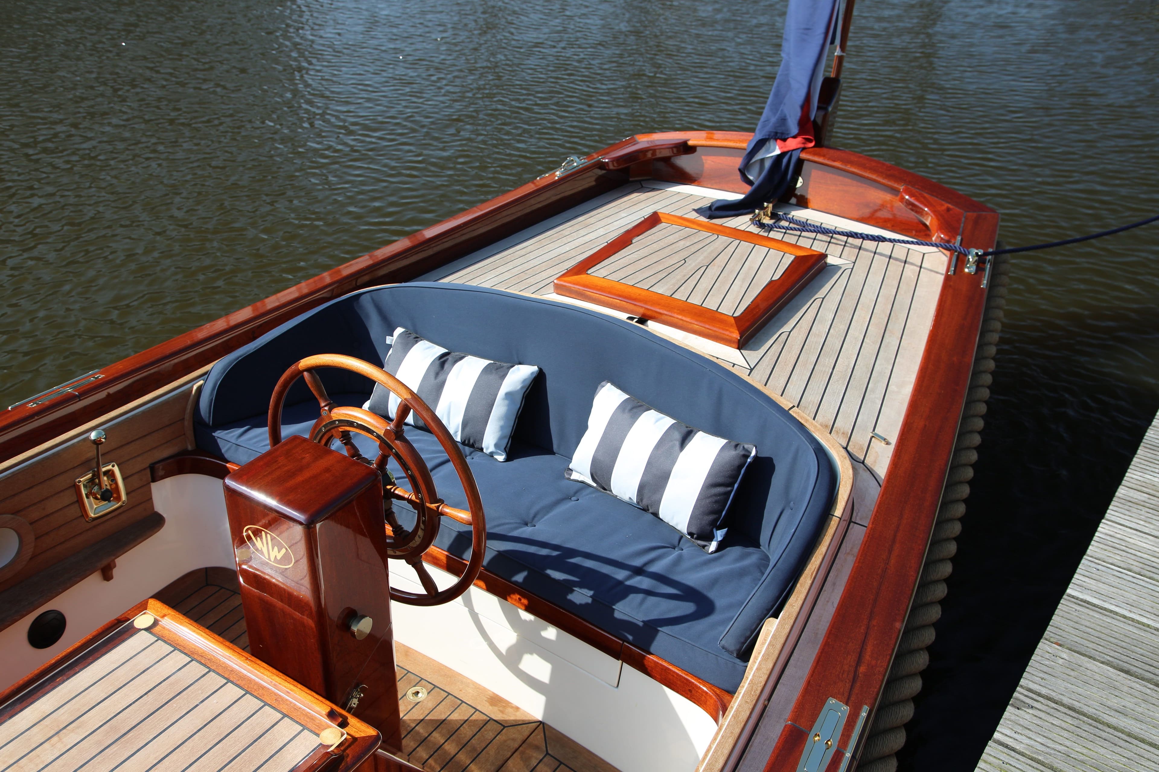 Wajer Captains launch kapiteinssloep heritage model interior