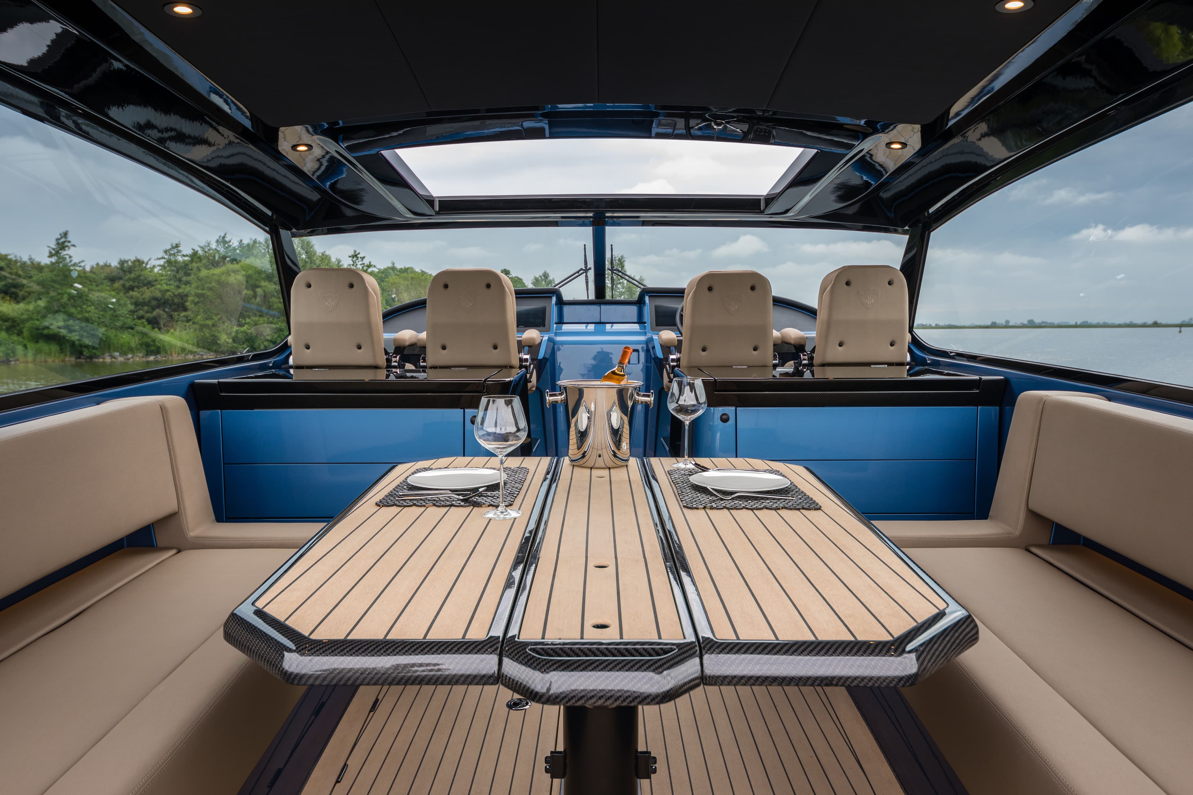 Wajer 55HT Vantage Point 1